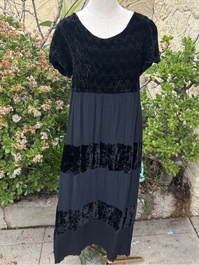 VTG 90s Beth Schaeffer Black Velvet Witchy Maxi Dress
